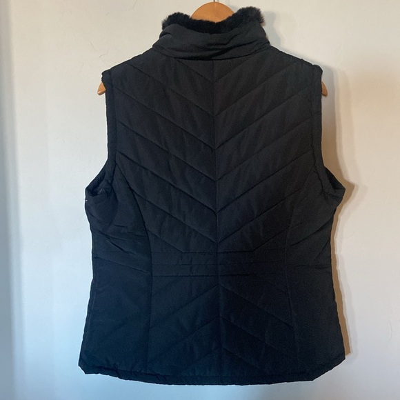 Calvin Klein Quilted Vest - Picture 4 of 6